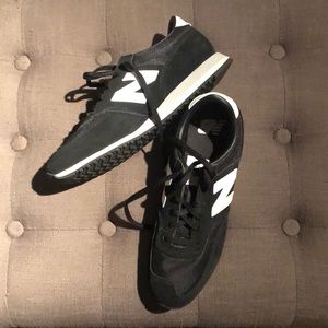 New balance black sneakers
